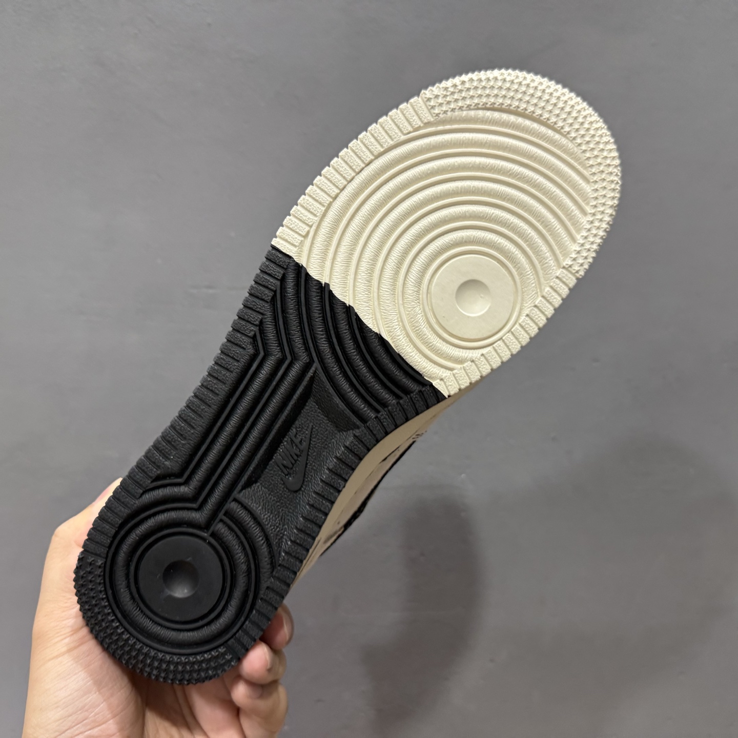Sup x Air Force 1 Low 翻毛米灰黑 SJ6698-021