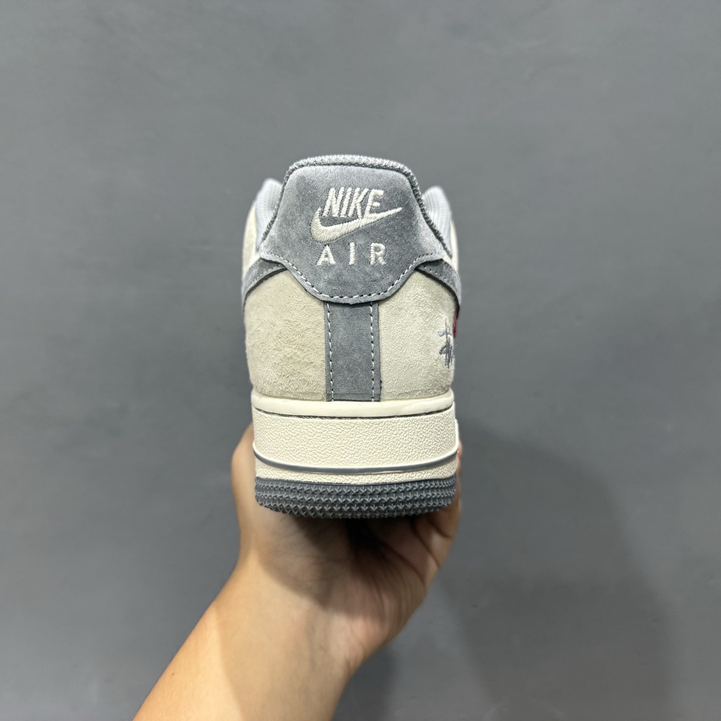 Sup x Air Force 1 Low 翻毛米灰黑 SJ6698-024