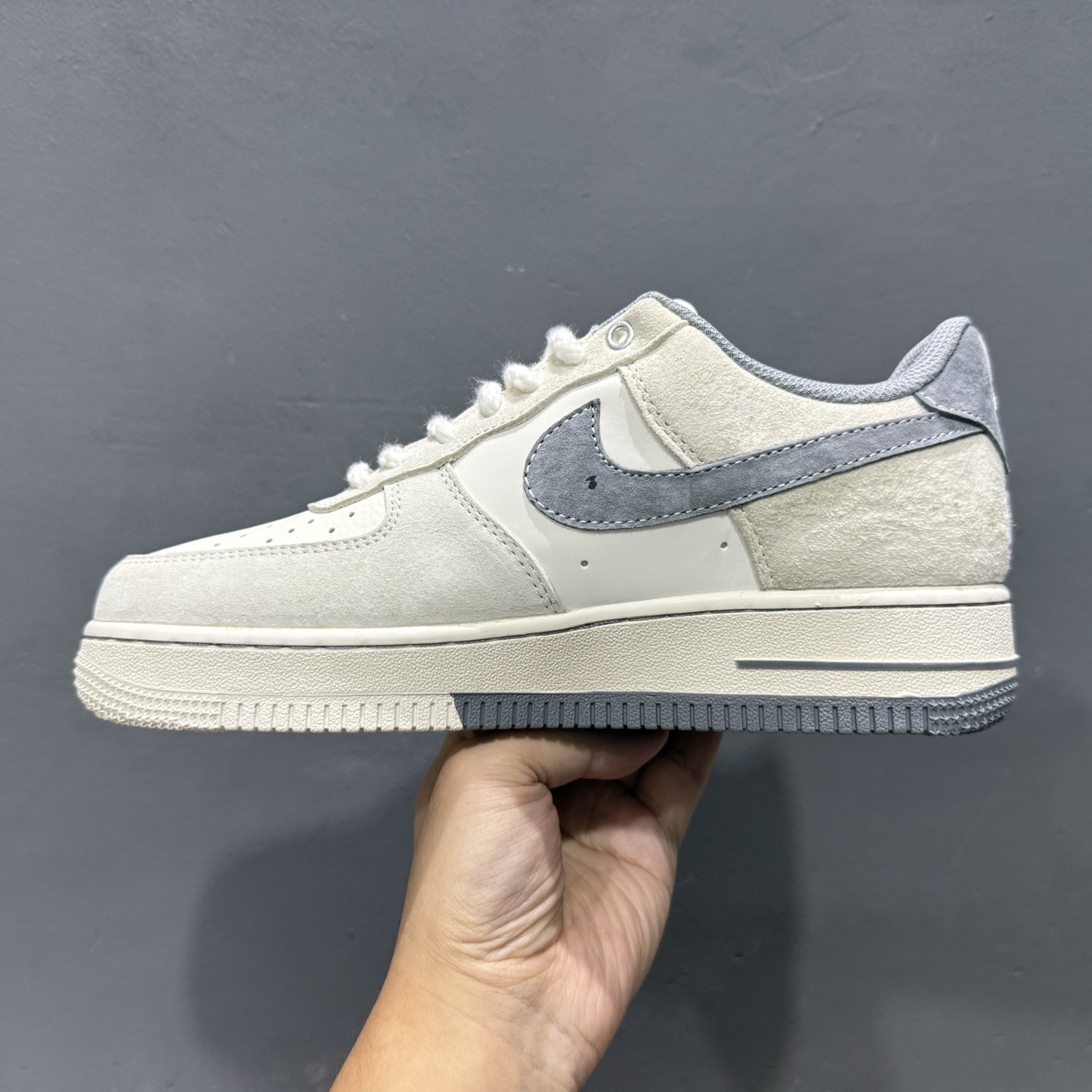 Sup x Air Force 1 Low 翻毛米灰黑 SJ6698-024