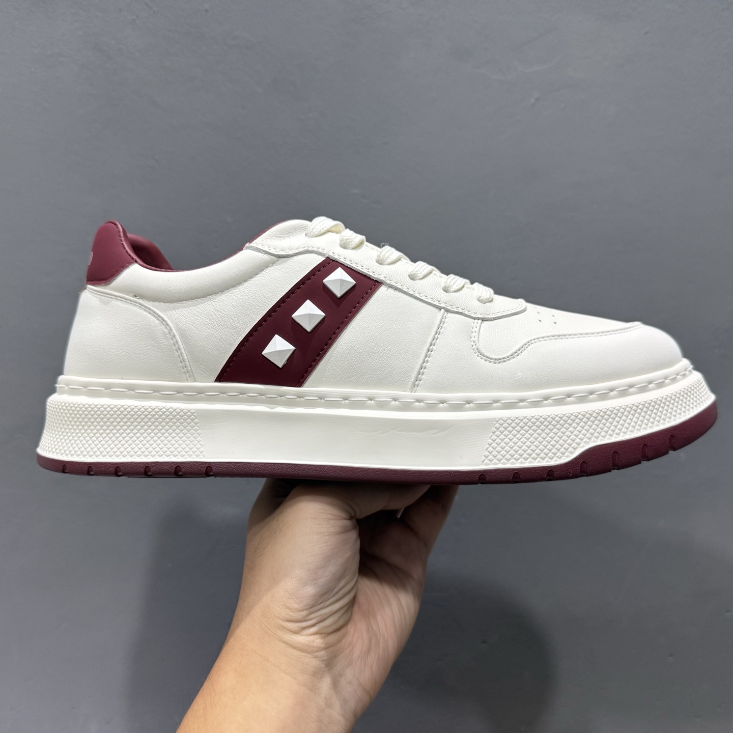 380 Valentino 华伦天奴 Rockstud untitled 厚底休闲铆钉小白鞋