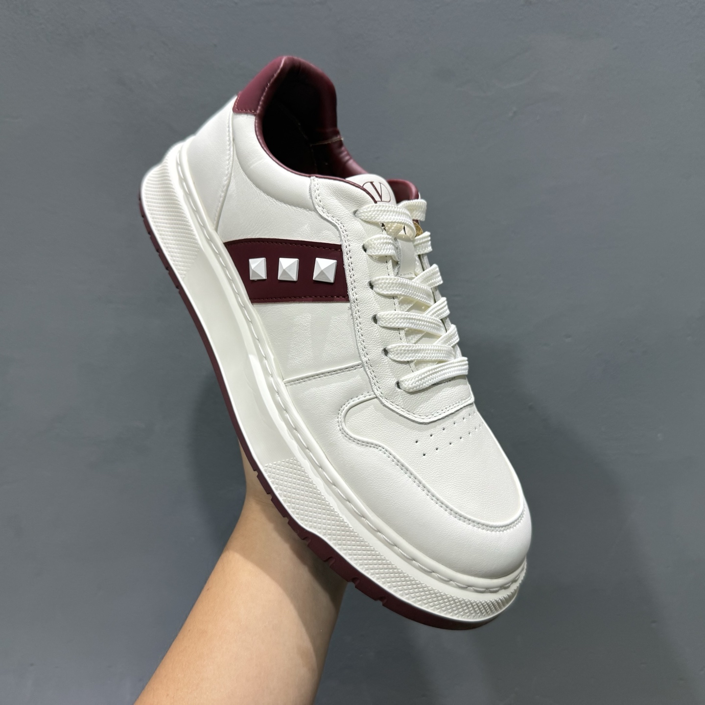 380 Valentino 华伦天奴 Rockstud untitled 厚底休闲铆钉小白鞋