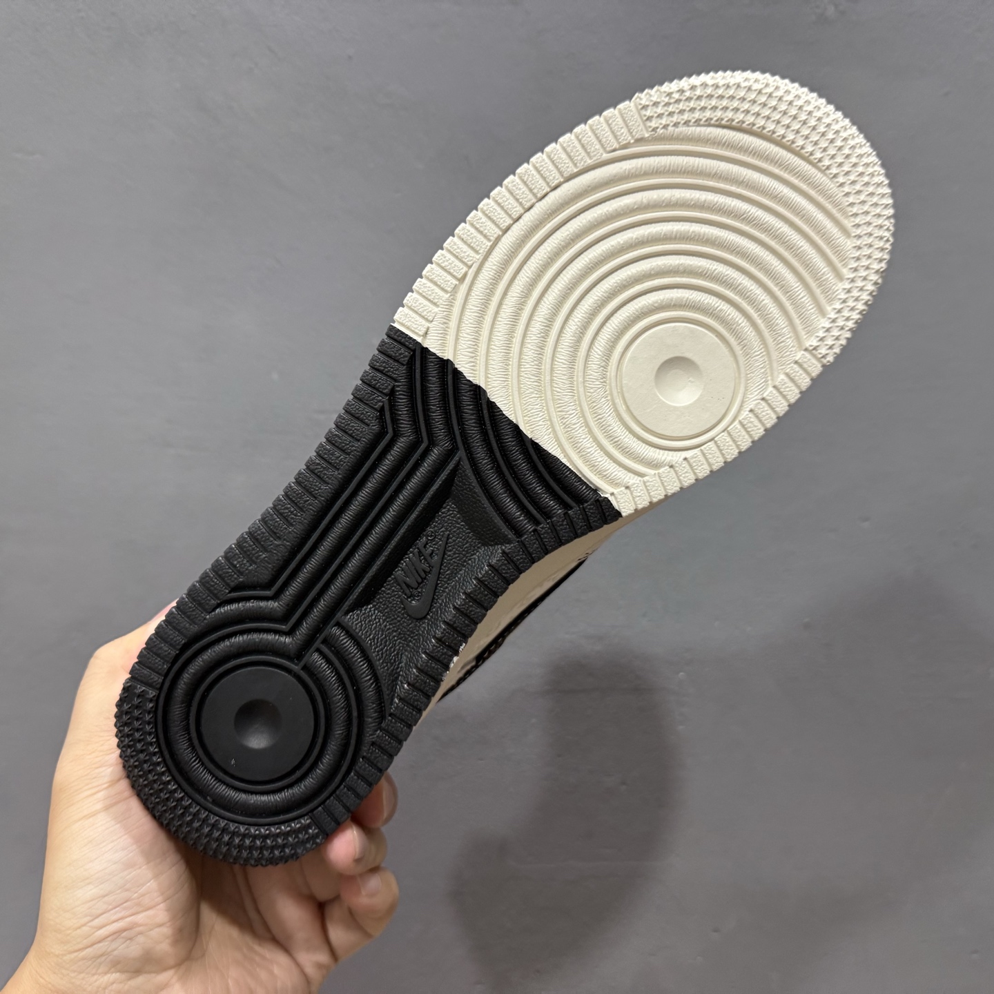 Nike Air Force 1'07 Low LV联名 双拼黑涂鸦 空军一号低帮休闲板鞋 CX5050-Y06