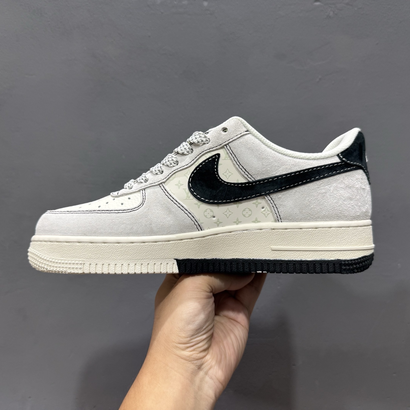 Nike Air Force 1'07 Low LV联名 双拼黑涂鸦 空军一号低帮休闲板鞋 CX5050-Y06