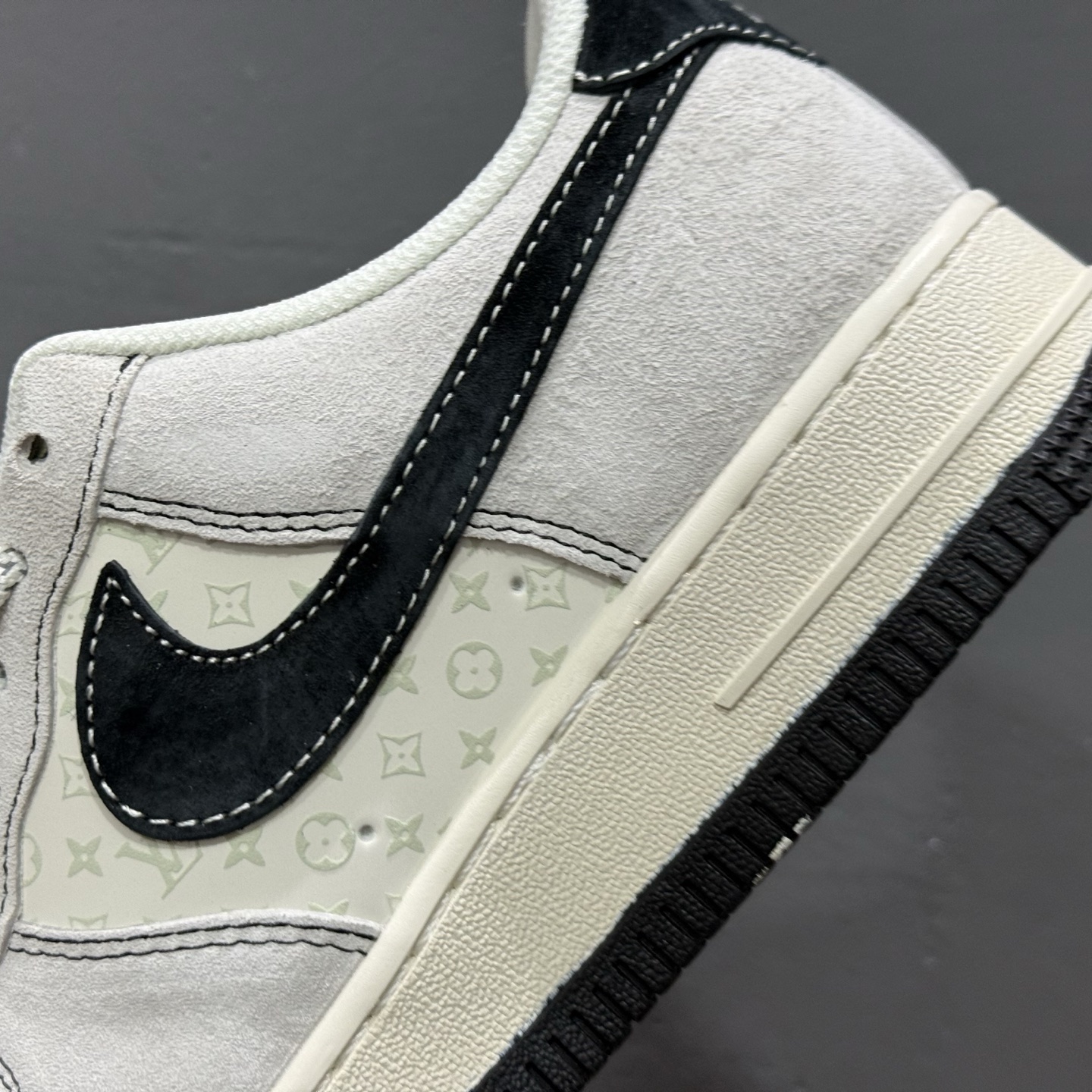 Nike Air Force 1'07 Low LV联名 双拼黑涂鸦 空军一号低帮休闲板鞋 CX5050-Y06