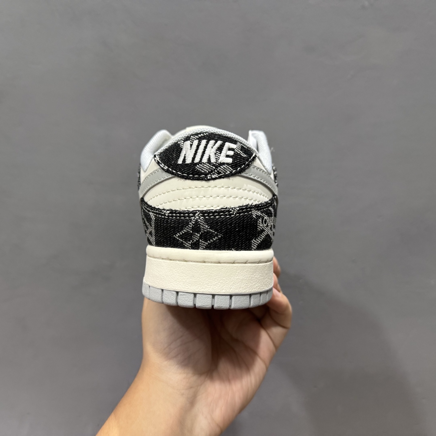 Nike SB Dunk Low LV联名 黑牛仔印花 周年高端定制 低帮休闲板鞋 JP1628-020