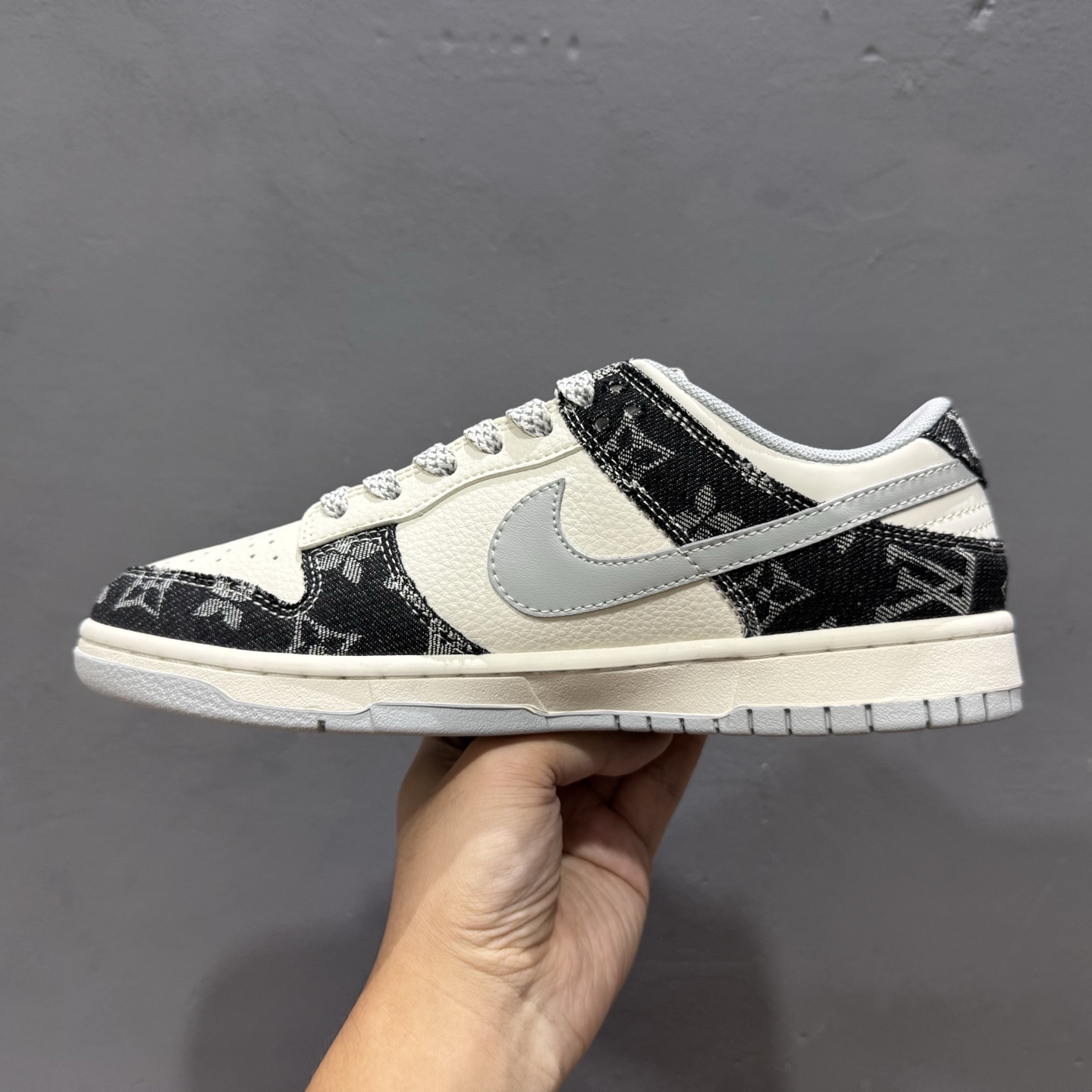 Nike SB Dunk Low LV联名 黑牛仔印花 周年高端定制 低帮休闲板鞋 JP1628-020
