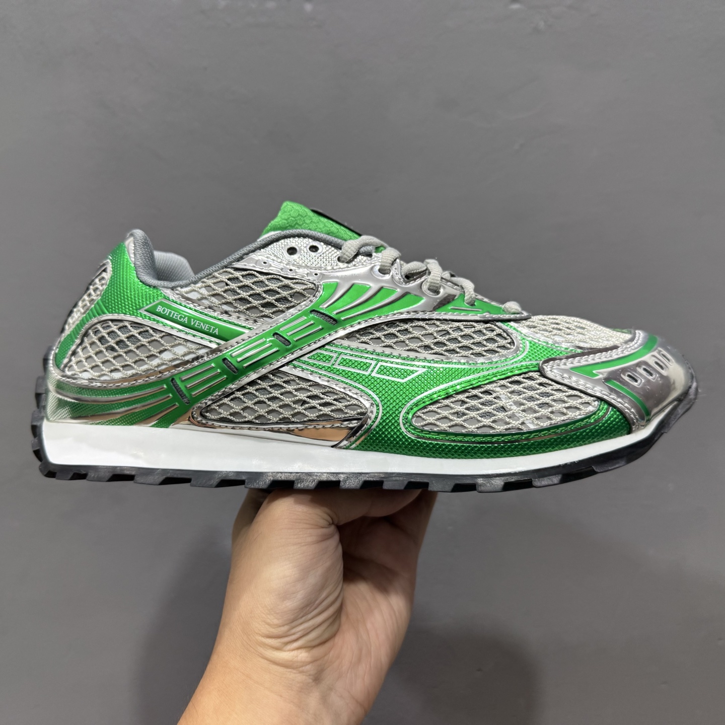 300 Bottega Veneta葆蝶家 Orbit 织物 圆头系带跑鞋