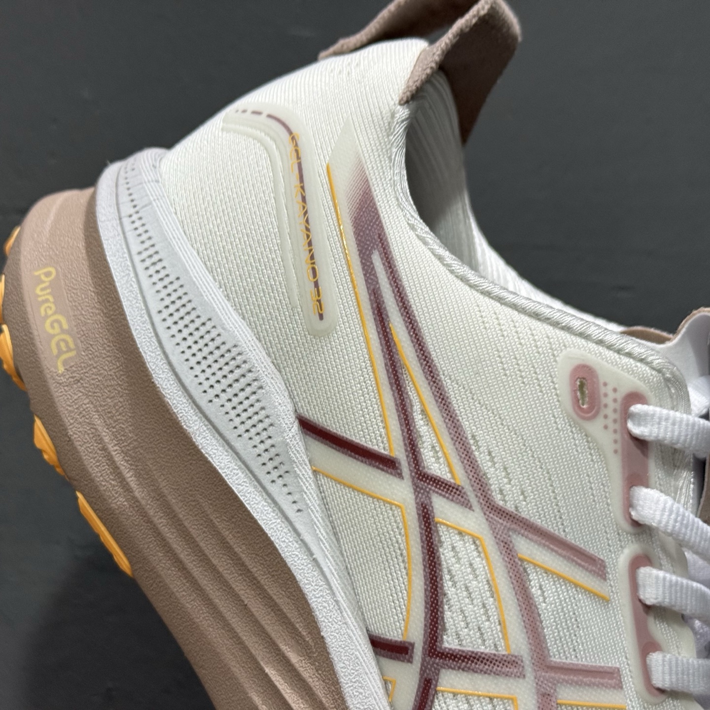 Asics Gel-Nimbus 27 舒适防滑耐磨低帮休闲跑步鞋 1012B838-101