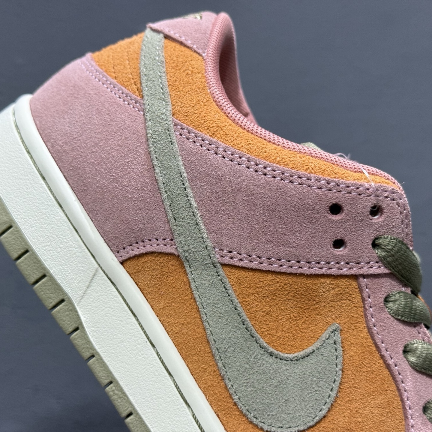 Nike SB Dunk Low ”Red Stardust” 星尘粉 低帮休闲板鞋 HJ4135-600