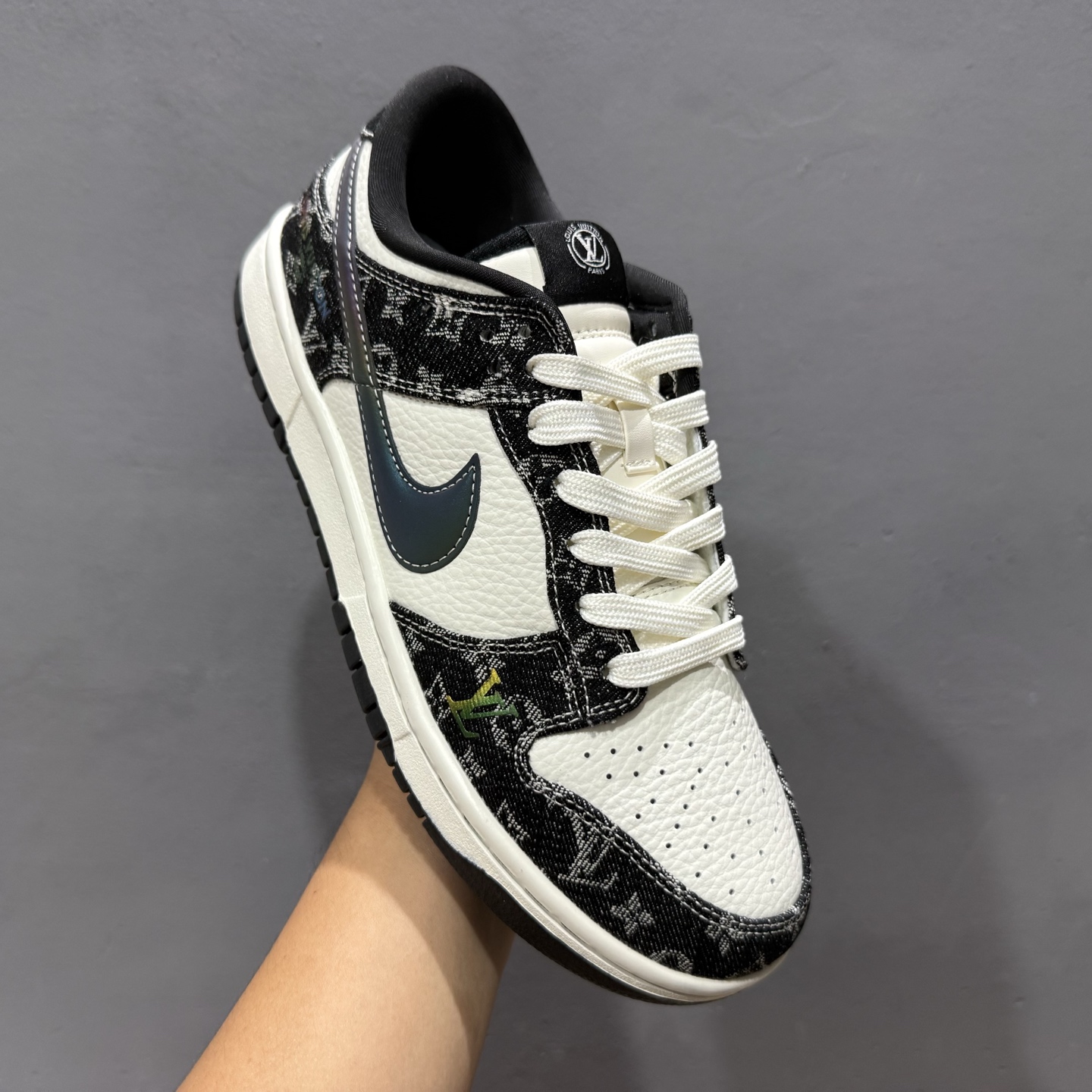 ￥280 Nike SB Dunk Low LV联名 黑镭射渐变  低帮休闲板鞋 SC0601-451 10111