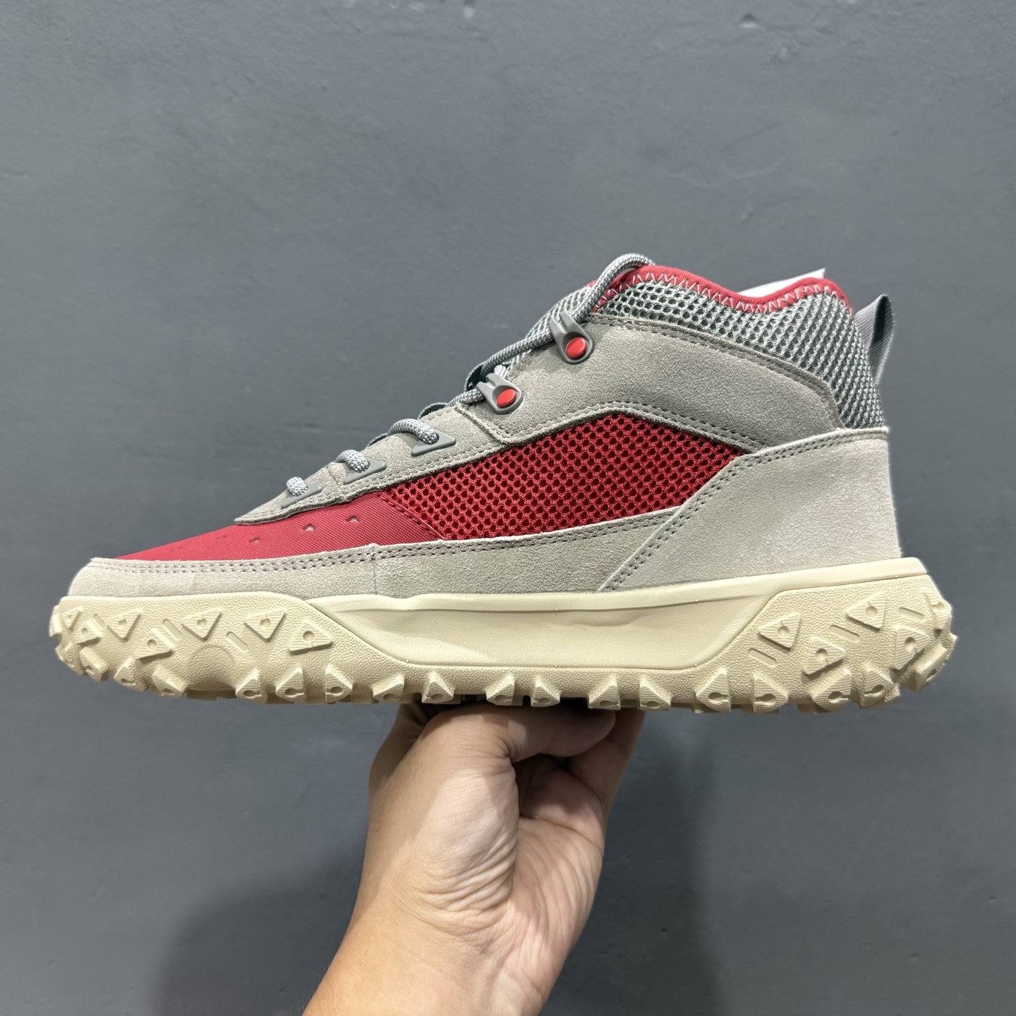 ￥210 Timberland 添柏岚/天伯伦户外运动休闲靴 TB0A6CW1E03