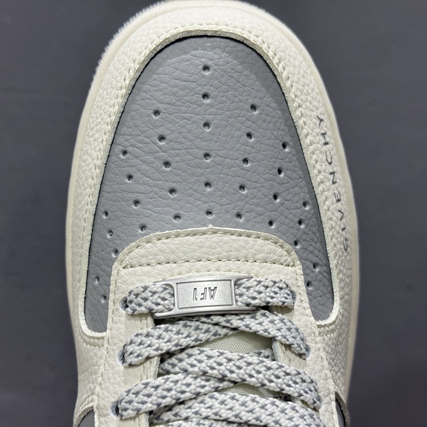 ￥260 Nike Air Force 1'07 Low 纪梵希联名 米灰天际线 空军一号低帮休闲板鞋 JP8028-001