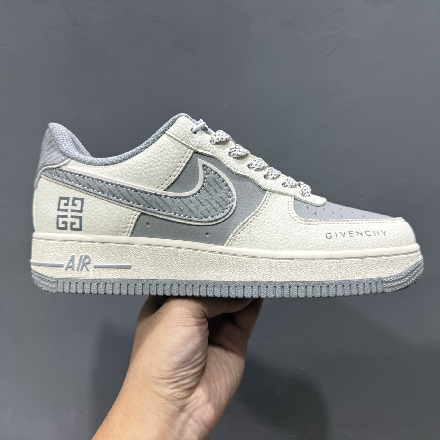 ￥260 Nike Air Force 1'07 Low 纪梵希联名 米灰天际线 空军一号低帮休闲板鞋 JP8028-001