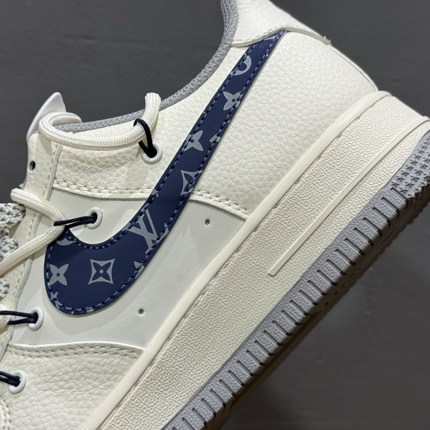 ￥260 Nike Air Force 1'07 Low LV联名 花蓝勾抽绳 空军一号低帮休闲板鞋 DM6868-064