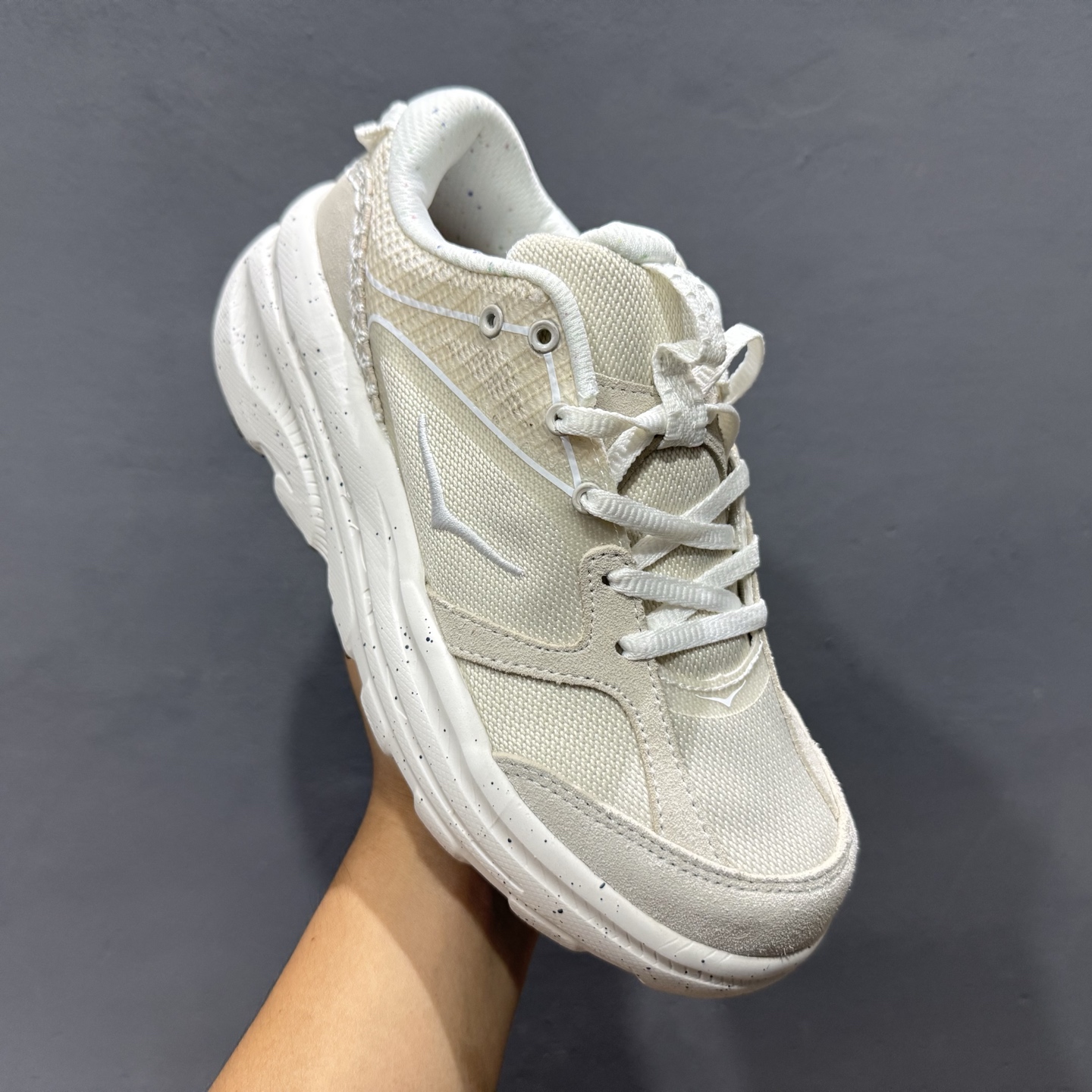 180 HOKA ONE ONE CliftONE9 克里夫顿9代专业性能减震公路跑步鞋 GTX防水款 帆布白色10111