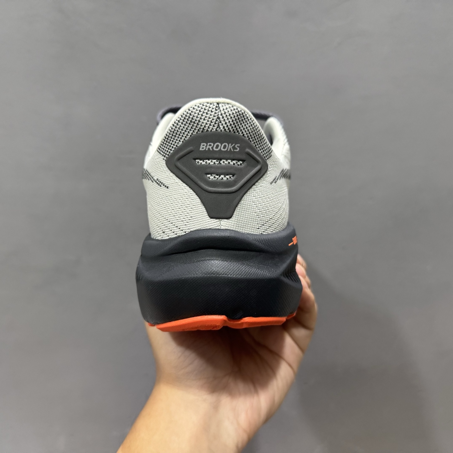 180 外贸热款专供 Brooks 布鲁克斯 Gho17 网面运动鞋 1104421D048 10111
