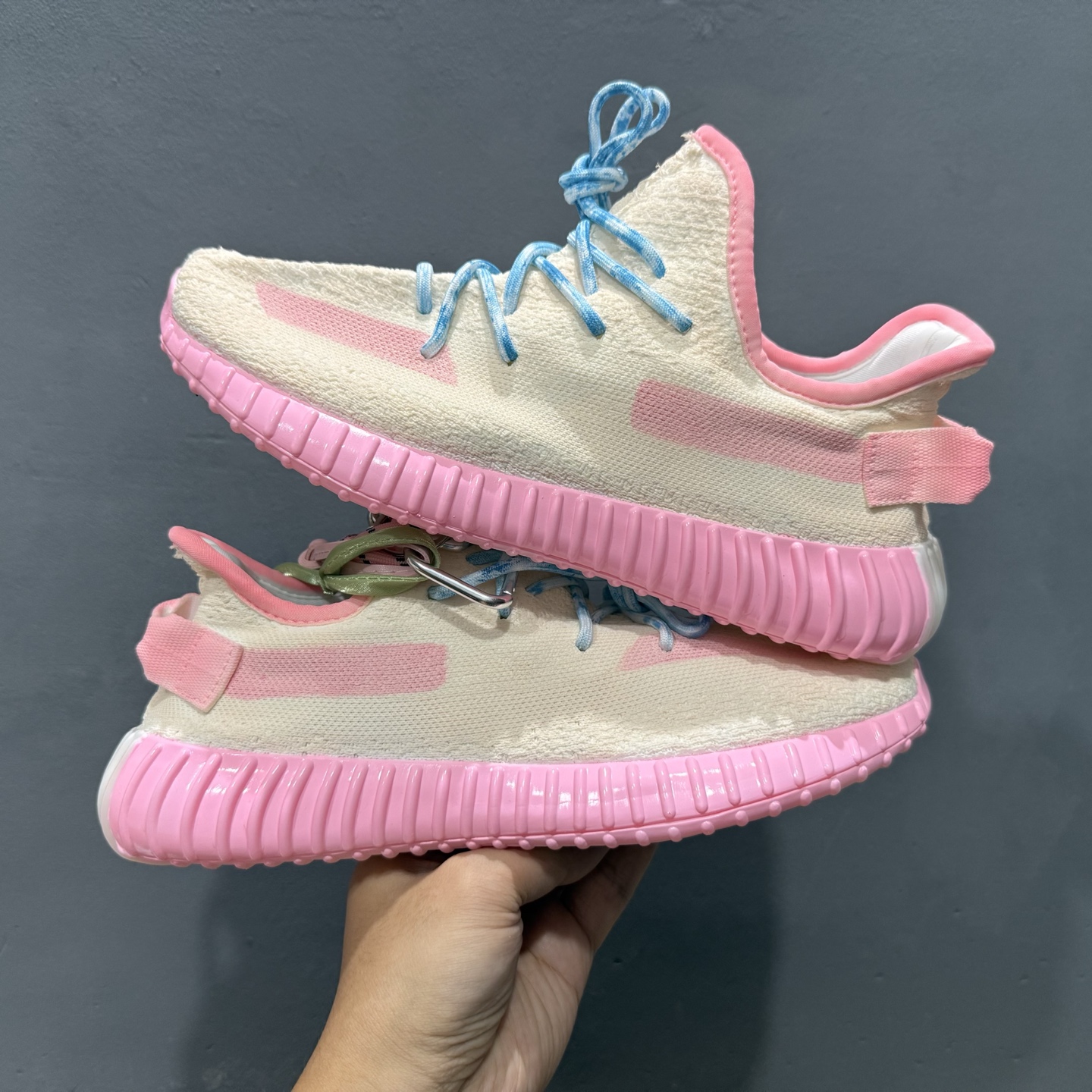 ￥260 AdidYeezy 350 BooV2 CP9366 阿迪达斯椰子350二代 粉西瓜