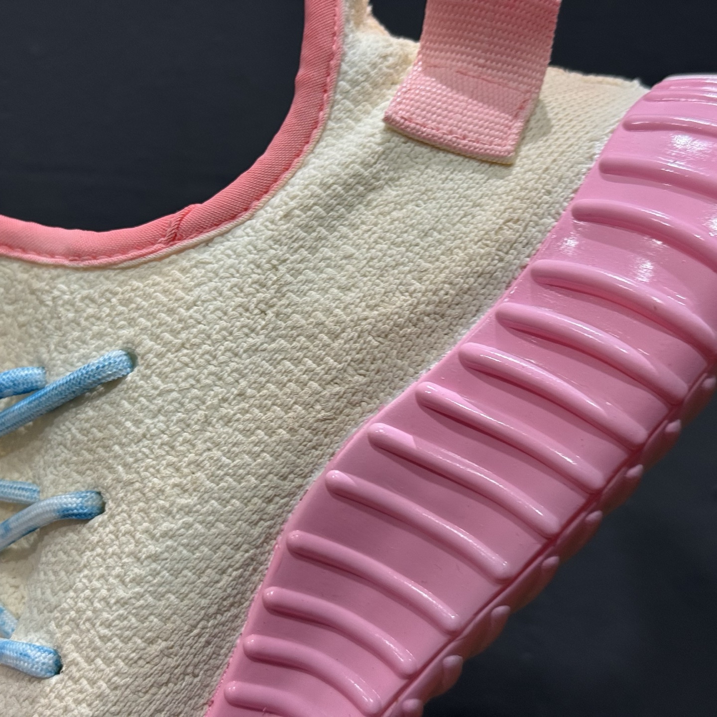 ￥260 AdidYeezy 350 BooV2 CP9366 阿迪达斯椰子350二代 粉西瓜