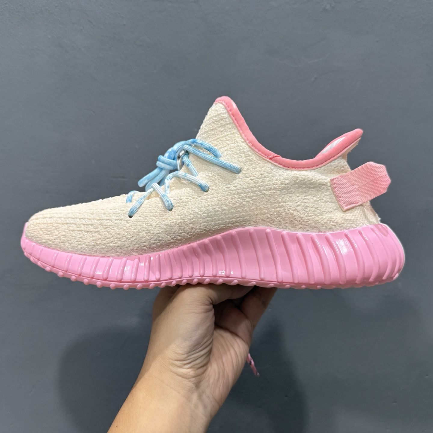 ￥260 AdidYeezy 350 BooV2 CP9366 阿迪达斯椰子350二代 粉西瓜