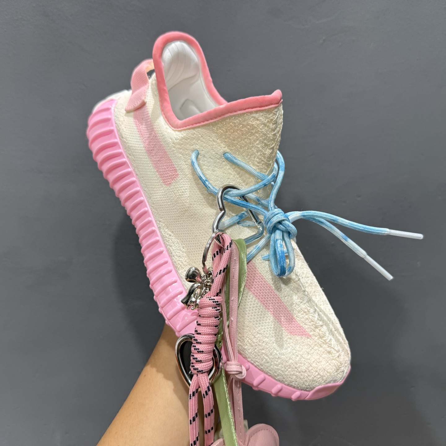 ￥260 AdidYeezy 350 BooV2 CP9366 阿迪达斯椰子350二代 粉西瓜