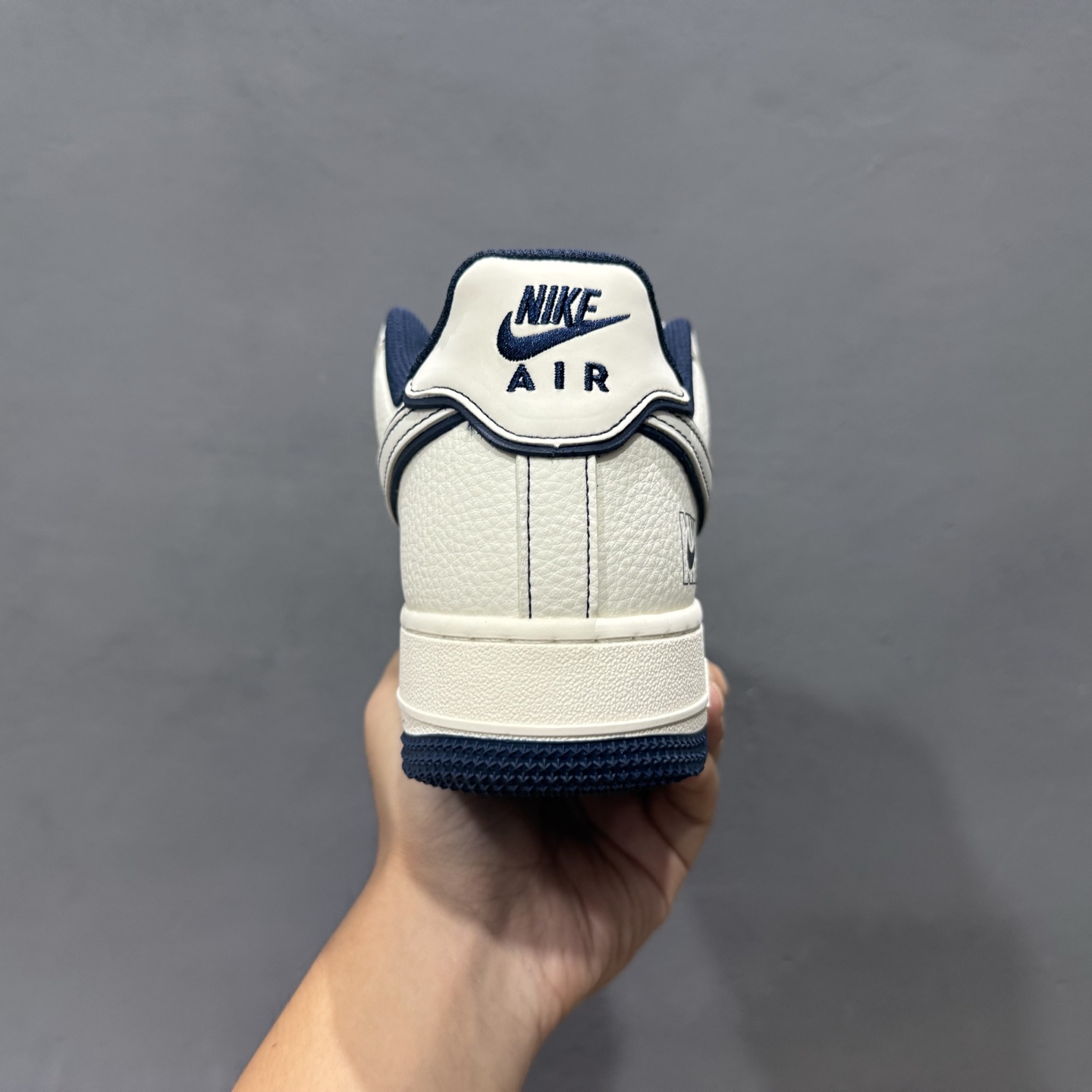 ￥260 Nike Air Force 1'07 Low 米蓝兔八哥 空军一号低帮休闲板鞋 JP8028-013