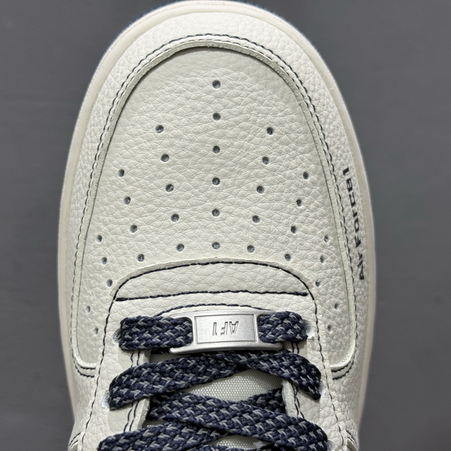 ￥260 Nike Air Force 1'07 Low 米蓝兔八哥 空军一号低帮休闲板鞋 JP8028-013