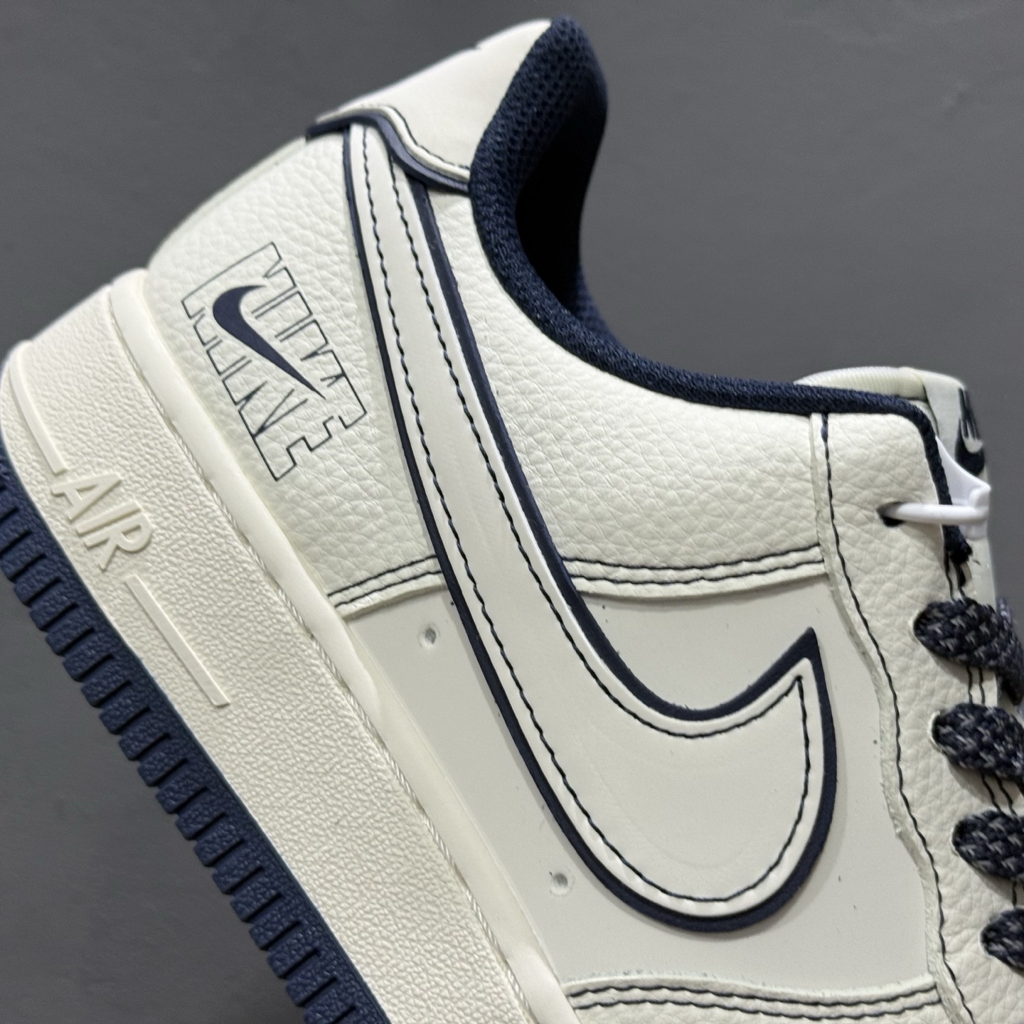 ￥260 Nike Air Force 1'07 Low 米蓝兔八哥 空军一号低帮休闲板鞋 JP8028-013