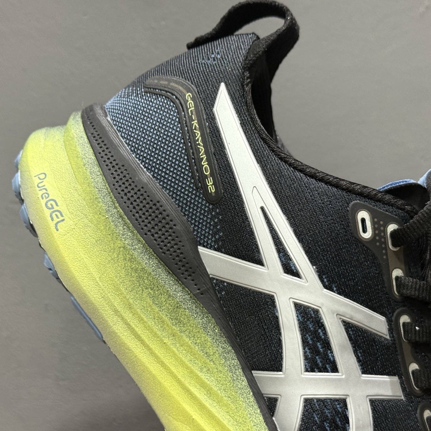 Asics Gel-Kayano 32代 运动休闲透气专业跑鞋 1011C130-001