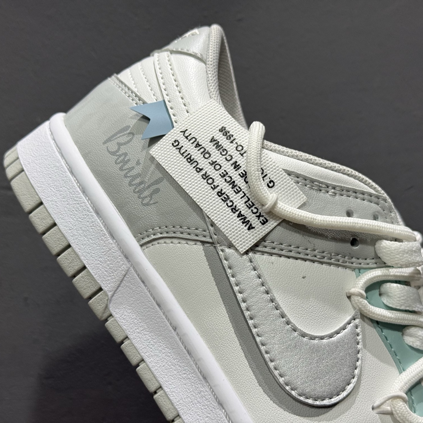 Nike SB Dunk Low 灰白绑带 HF0730-160