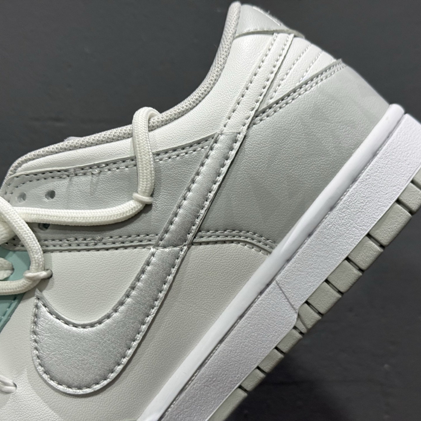 Nike SB Dunk Low 灰白绑带 HF0730-160