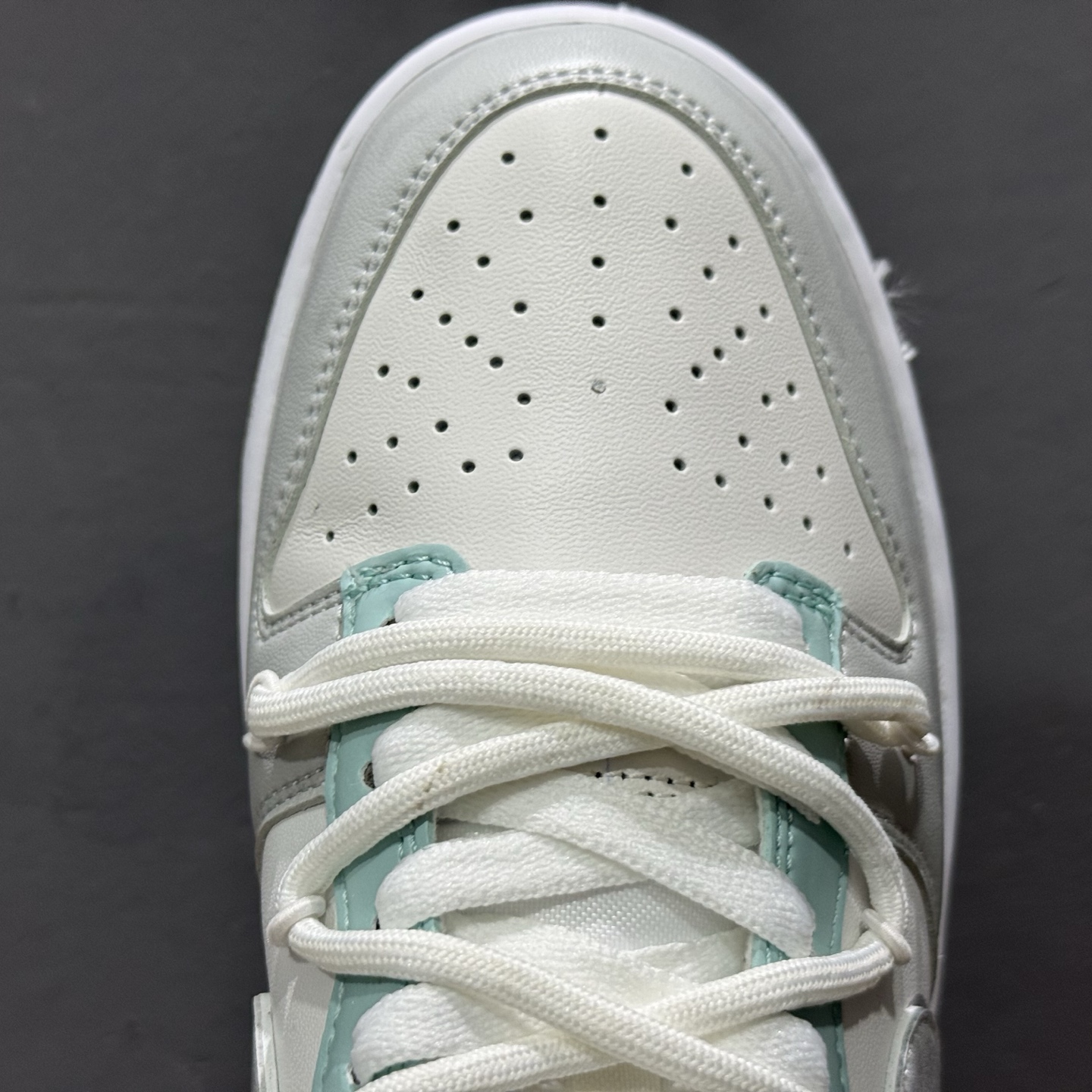 Nike SB Dunk Low 灰白绑带 HF0730-160