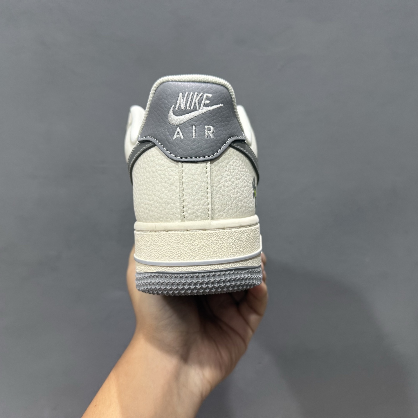 Nike Air Force 1'07 Low Supreme联名 涂鸦米灰勾 空军一号低帮休闲板鞋 QW5606-272