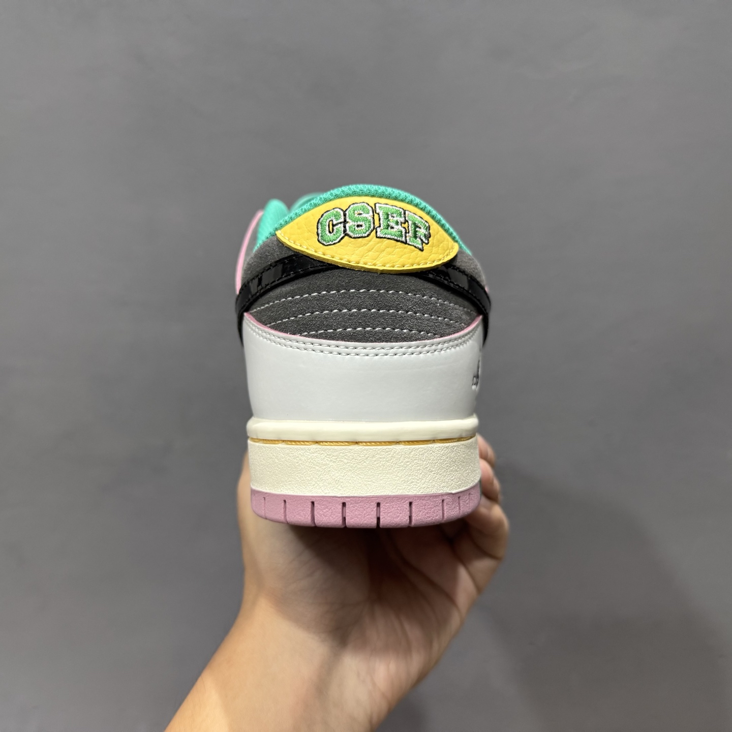 Nike SB Dunk Low pro QS 独家版型蒸餾加工帶來的是更好的视觉和脚感体验 HJ4132-100