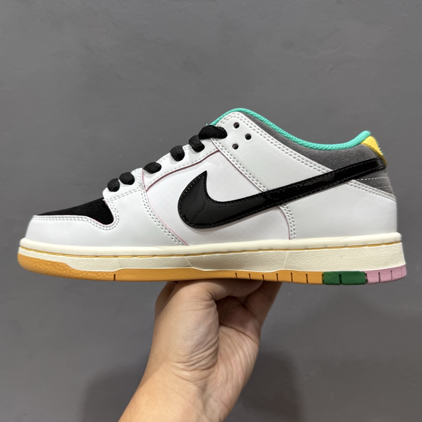 Nike SB Dunk Low pro QS 独家版型蒸餾加工帶來的是更好的视觉和脚感体验 HJ4132-100