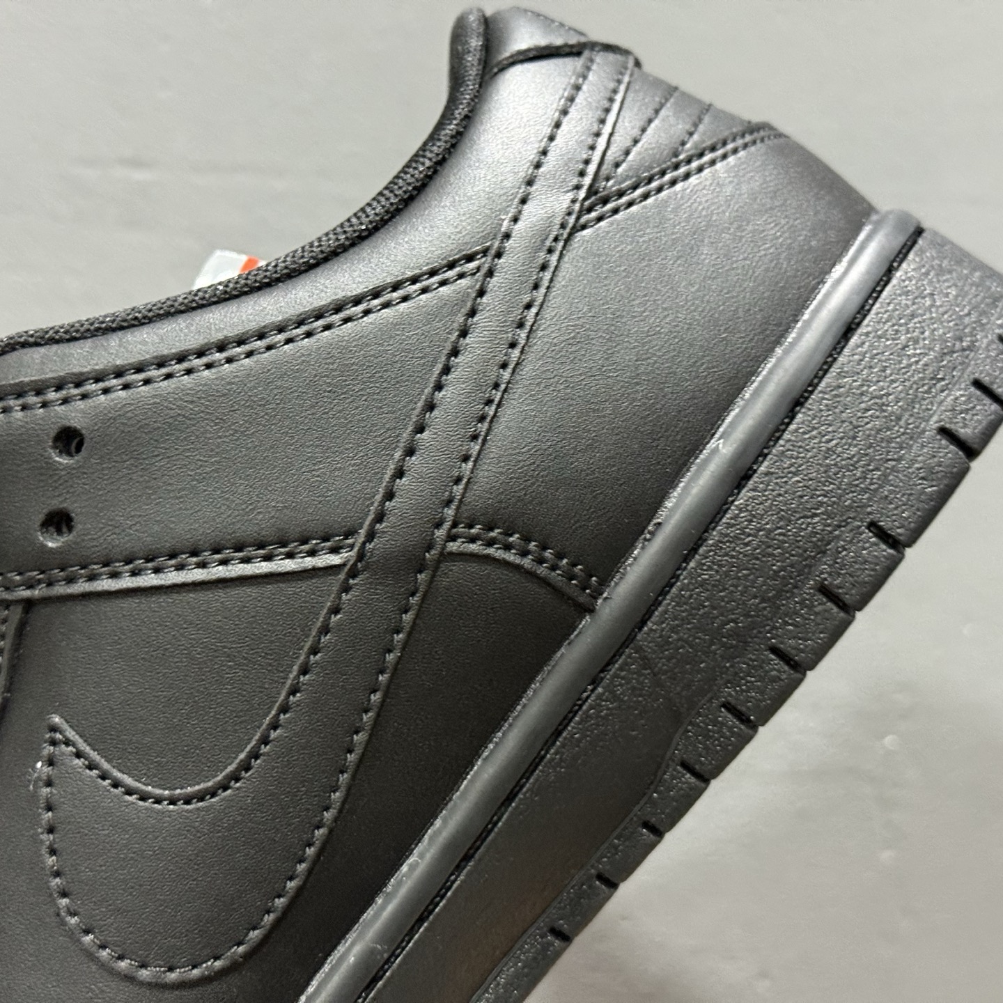 Nike SB Dunk Low pro 独家版型蒸餾加工帶來的是更好的视觉和脚感体验 超高清洁度 FJ1674-001