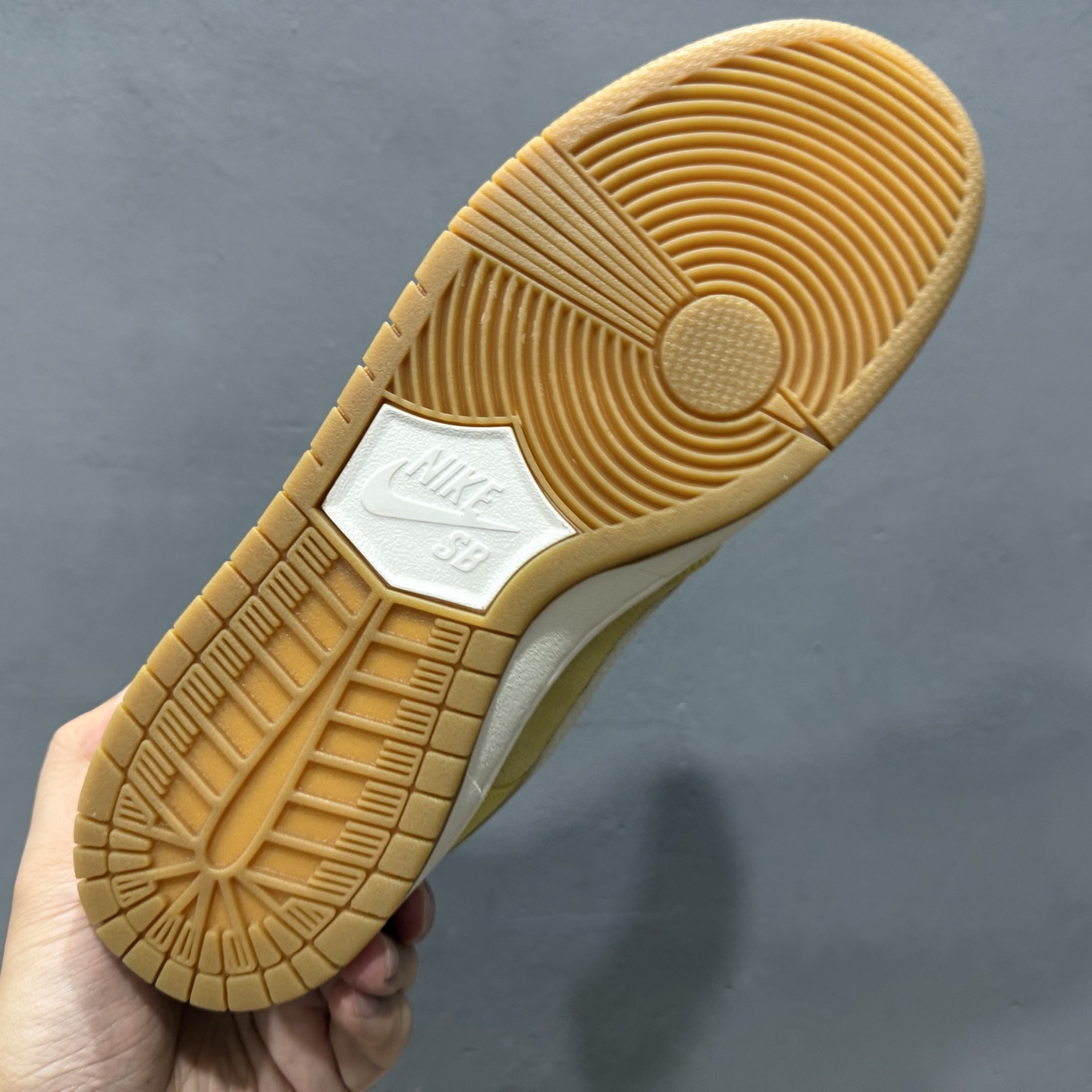 Nike SB Dunk Low pro 独家版型蒸餾加工帶來的是更好的视觉和脚感体验 FJ1674-700