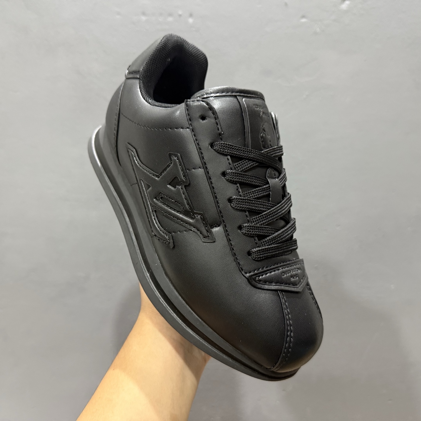 新款出货 外贸专供版本 Nigo x Louis Vuitton LV联名款 阿甘 低帮运动休闲鞋