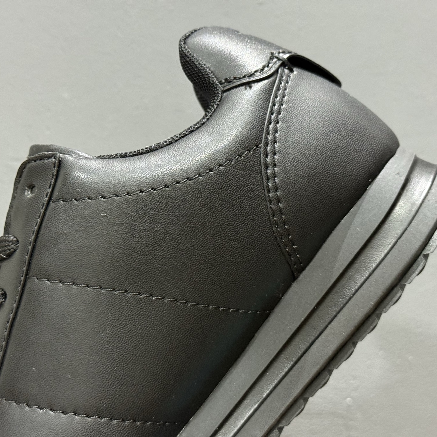 新款出货 外贸专供版本 Nigo x Louis Vuitton LV联名款 阿甘 低帮运动休闲鞋