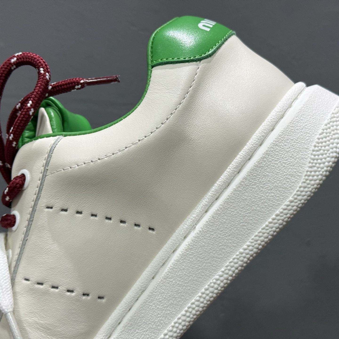 MiuMiu 百搭单品缪家早春新款 主打最新款 休闲小白鞋上新复古有时髦