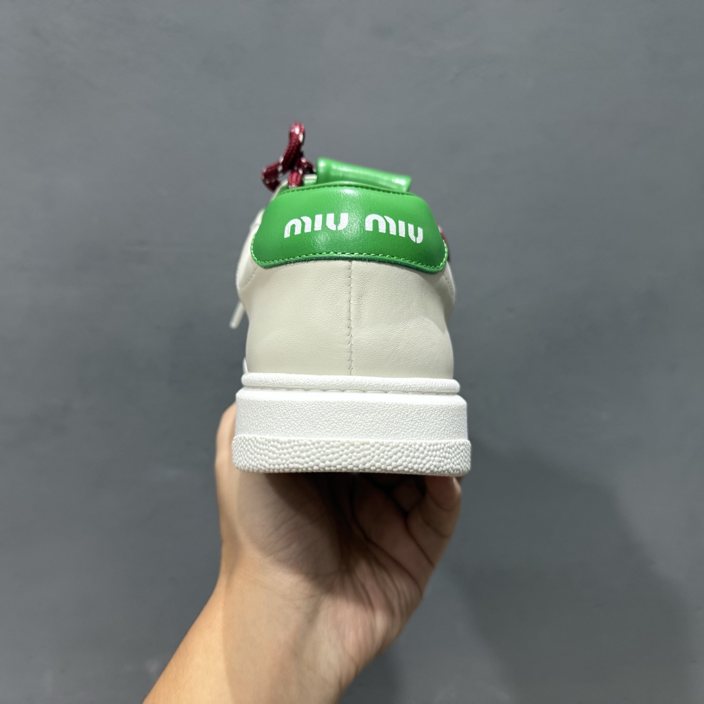 MiuMiu 百搭单品缪家早春新款 主打最新款 休闲小白鞋上新复古有时髦