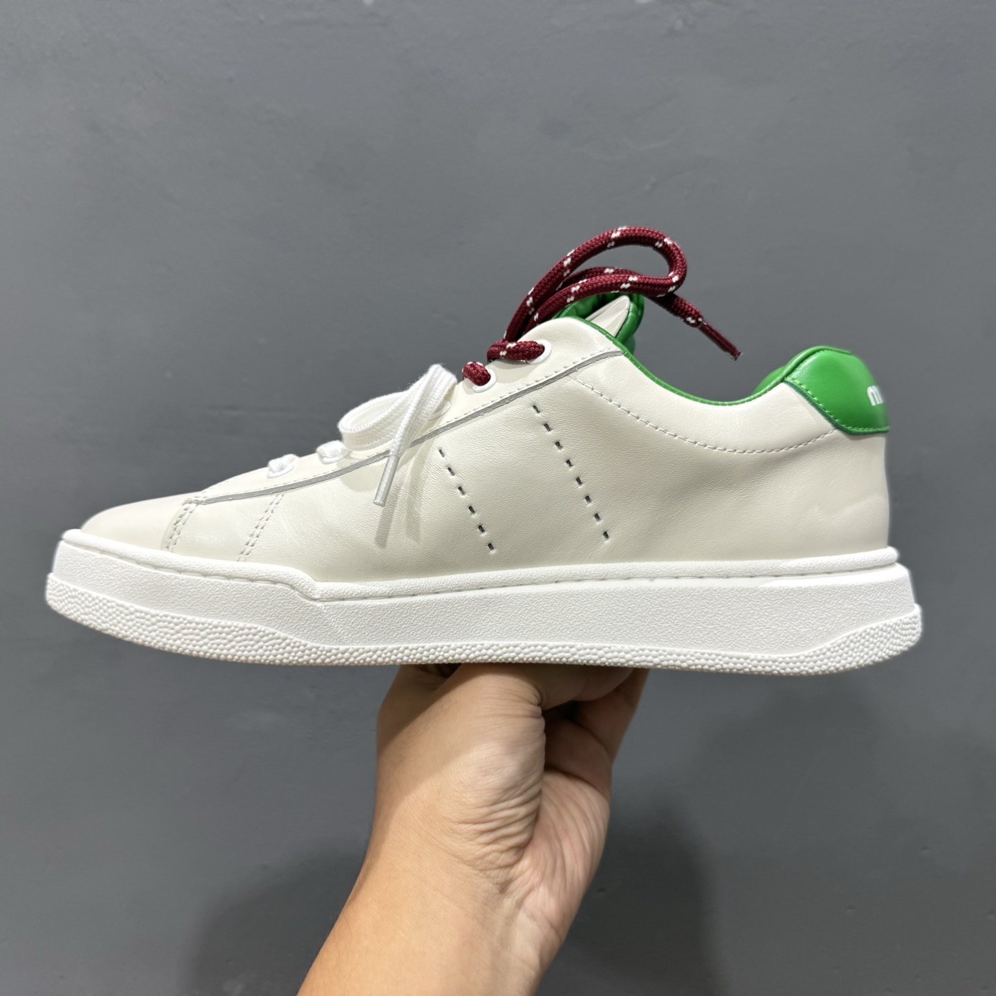 MiuMiu 百搭单品缪家早春新款 主打最新款 休闲小白鞋上新复古有时髦