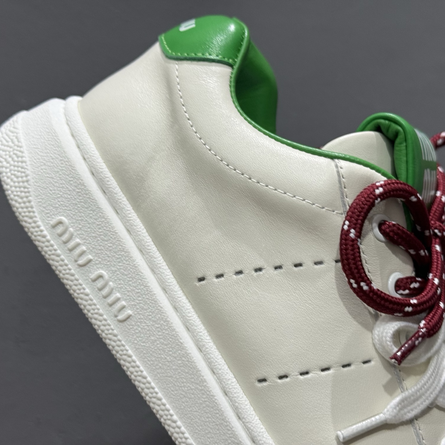 MiuMiu 百搭单品缪家早春新款 主打最新款 休闲小白鞋上新复古有时髦