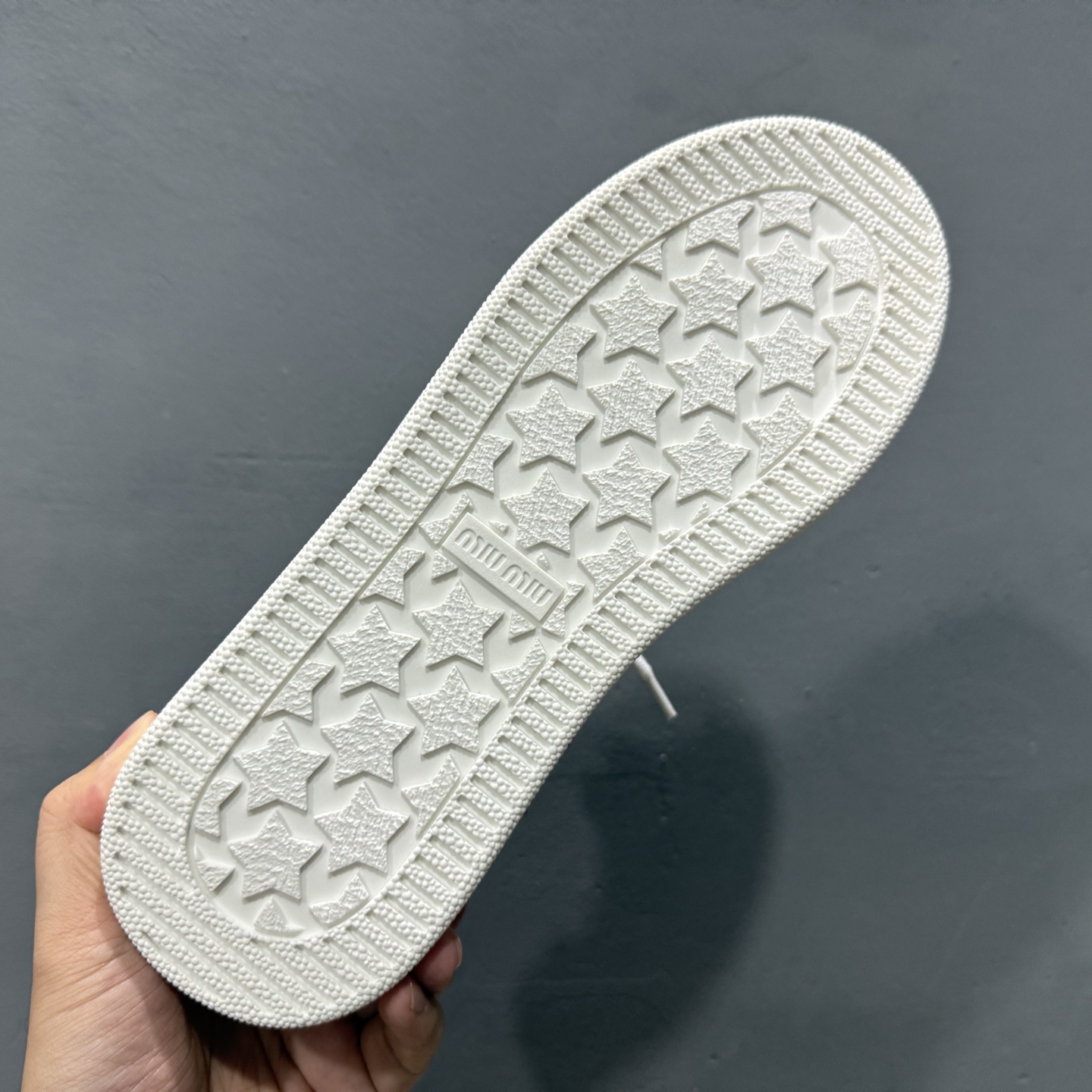 MiuMiu 百搭单品缪家早春新款 主打最新款 休闲小白鞋上新复古有时髦