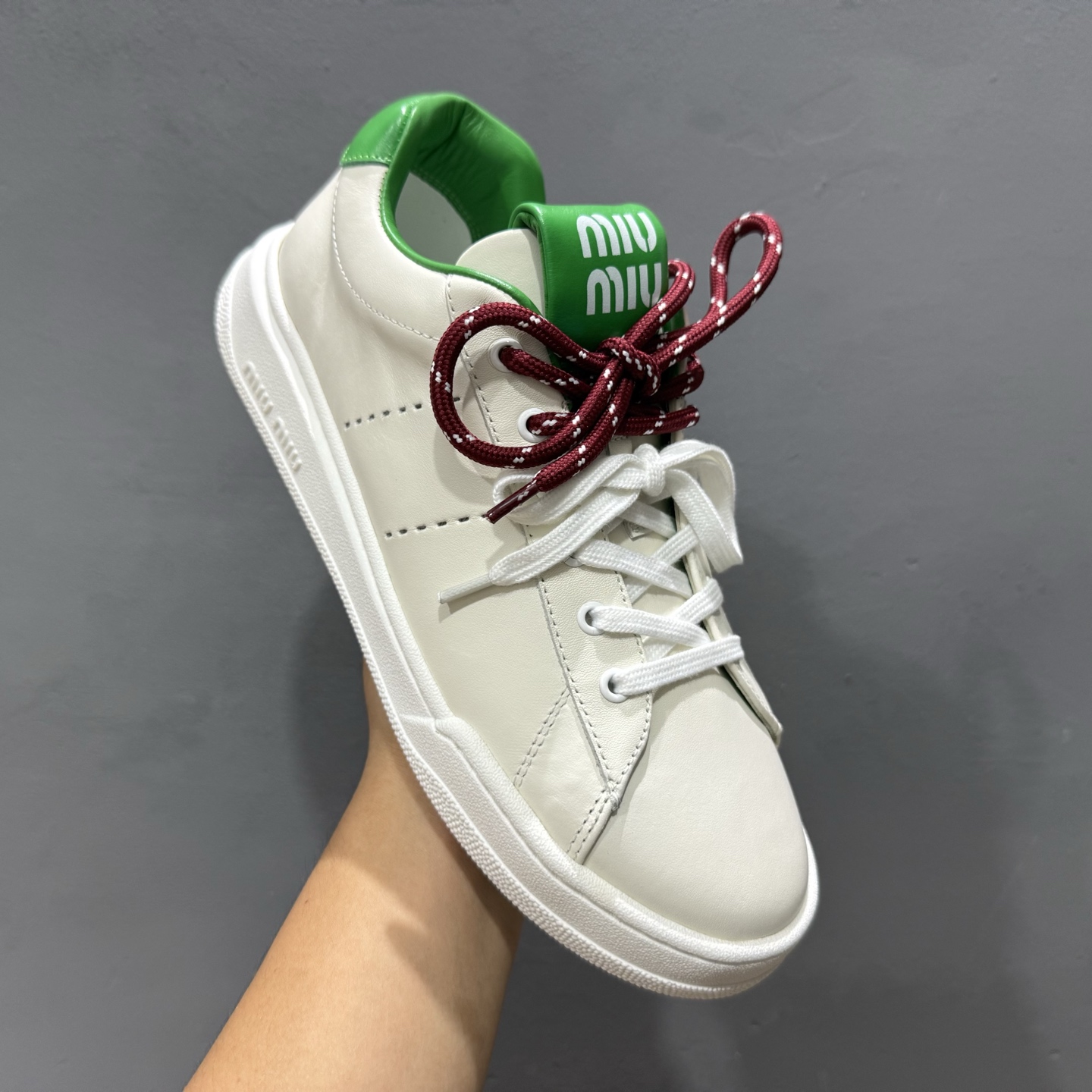 MiuMiu 百搭单品缪家早春新款 主打最新款 休闲小白鞋上新复古有时髦