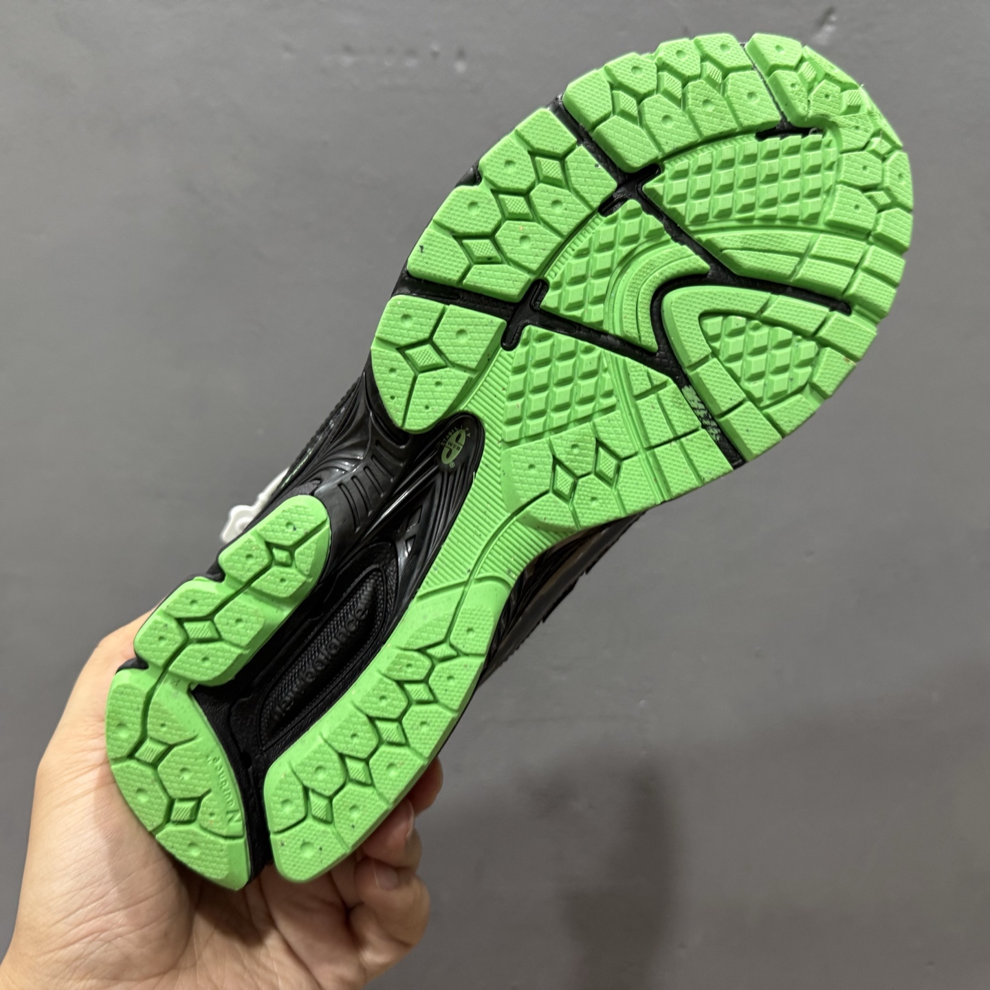 New Balance 1906系列复古老爹风休闲运动慢跑鞋 U1906RCT