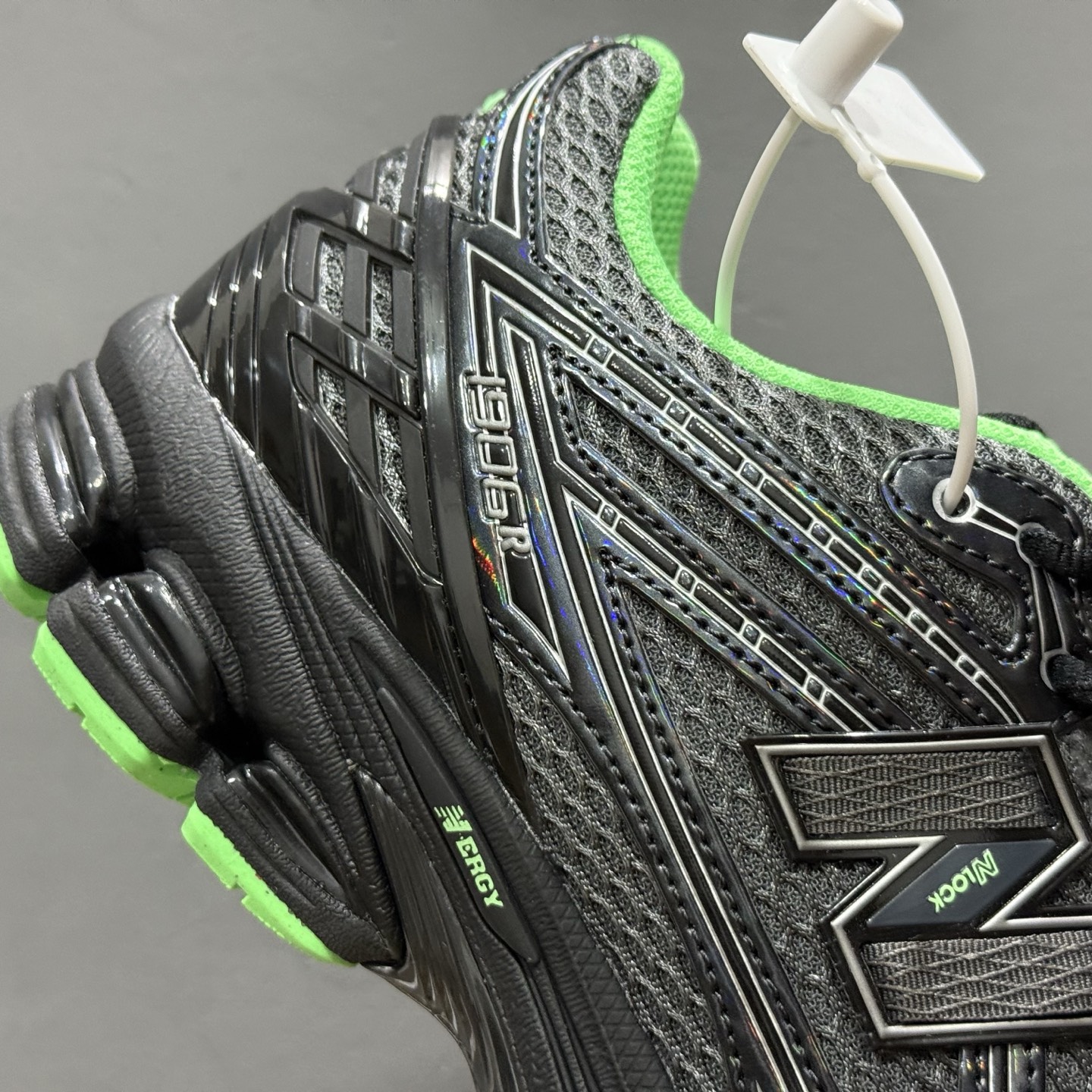 New Balance 1906系列复古老爹风休闲运动慢跑鞋 U1906RCT