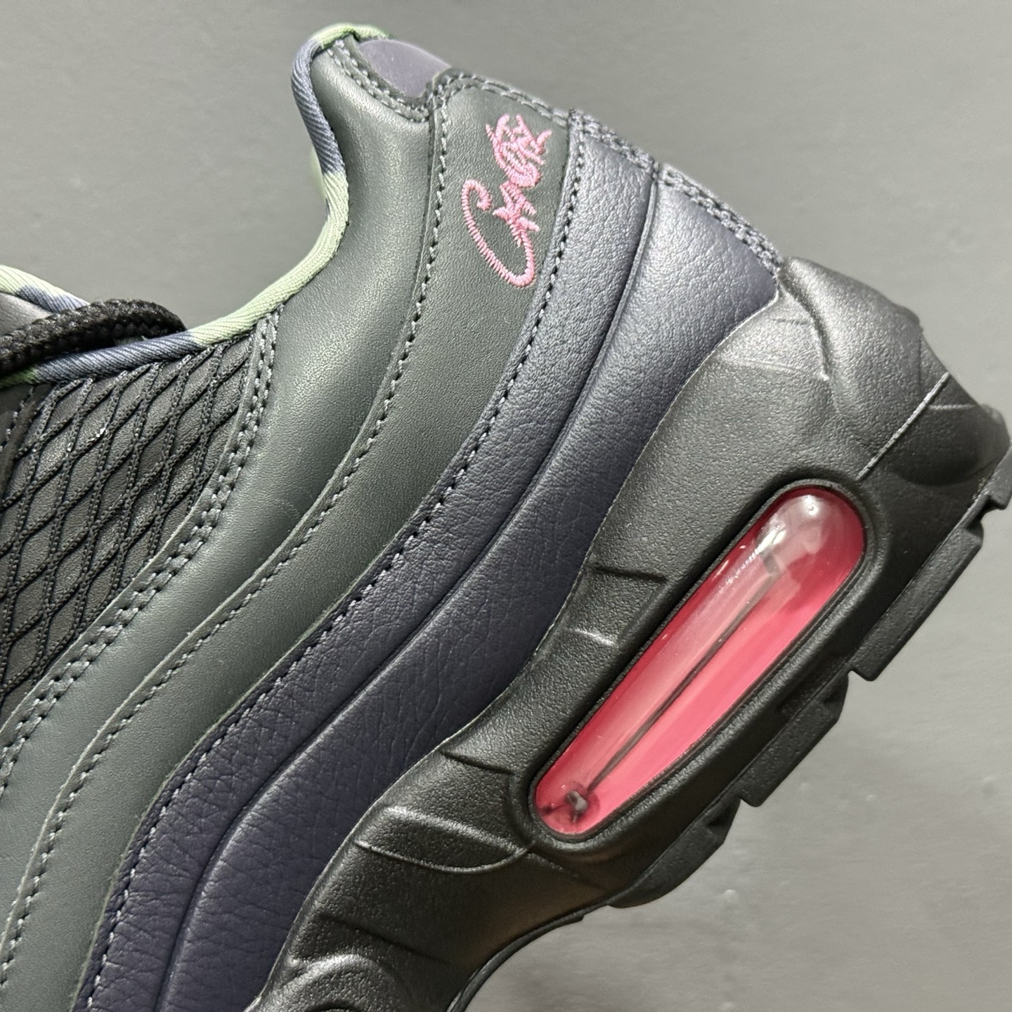 Nike Air Max 95复古減震气垫跑鞋 FB2709-001