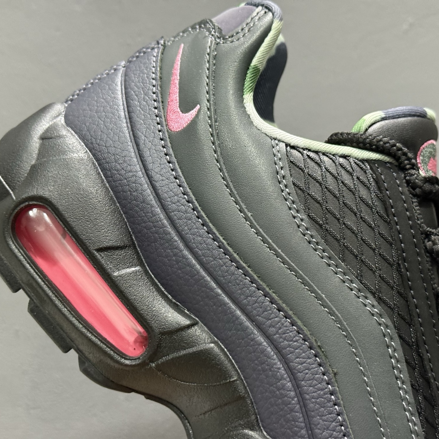 Nike Air Max 95复古減震气垫跑鞋 FB2709-001