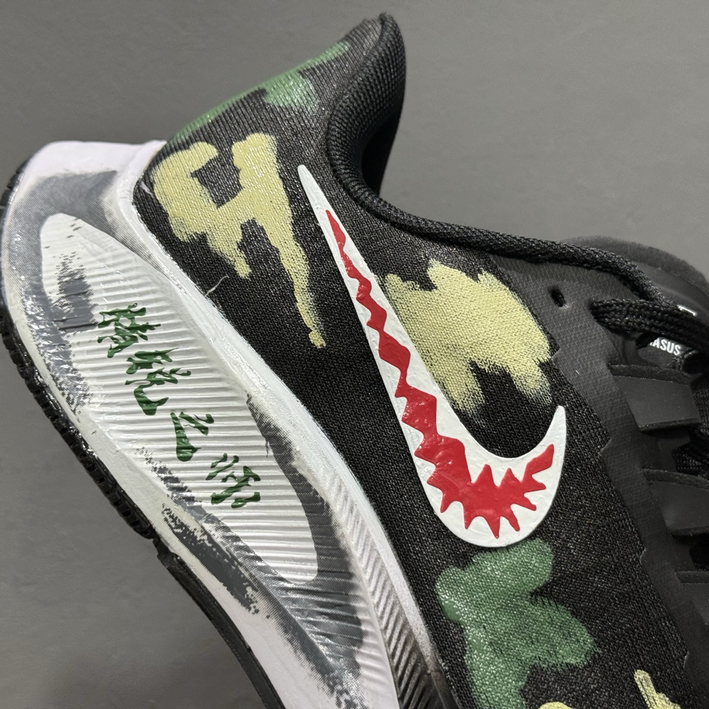 独家实拍 定制球鞋Nike Pegasus 37虐杀原形 手绘潮流 简约 百搭防滑耐磨低帮跑步鞋 BQ9647-022
