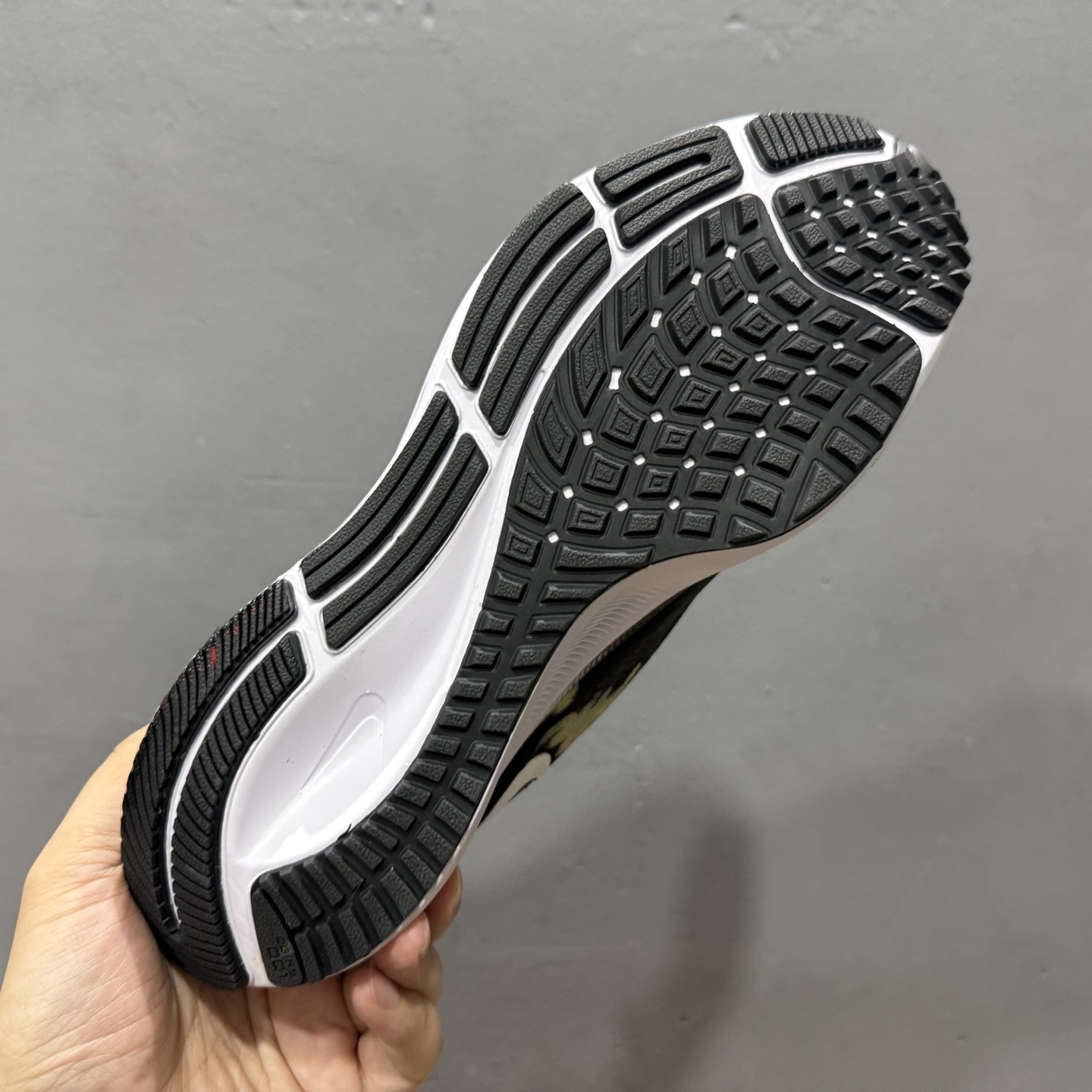 独家实拍 定制球鞋Nike Pegasus 37虐杀原形 手绘潮流 简约 百搭防滑耐磨低帮跑步鞋 BQ9647-022
